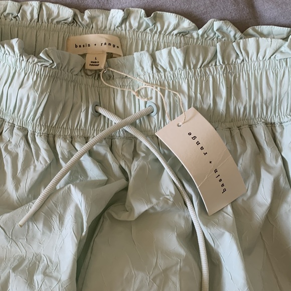 Brand new high waisted athletic shorts - Picture 3 of 3